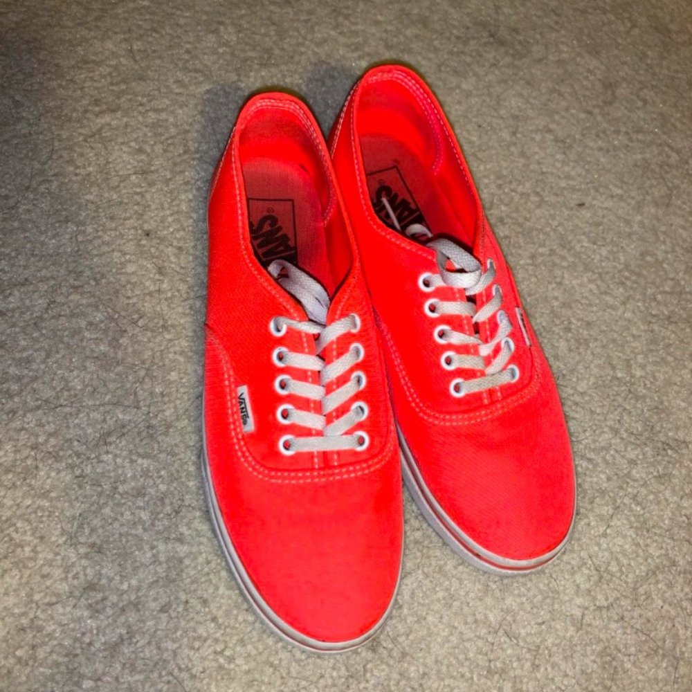Women's Authentic Lo Pro Vans